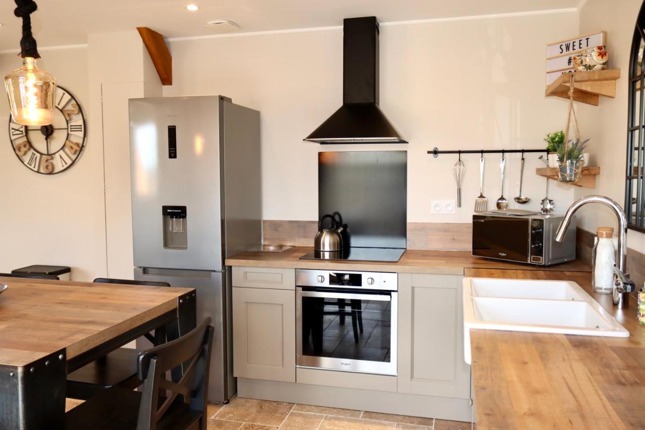 Les Maisons De Charlotte Glanville Esterno foto