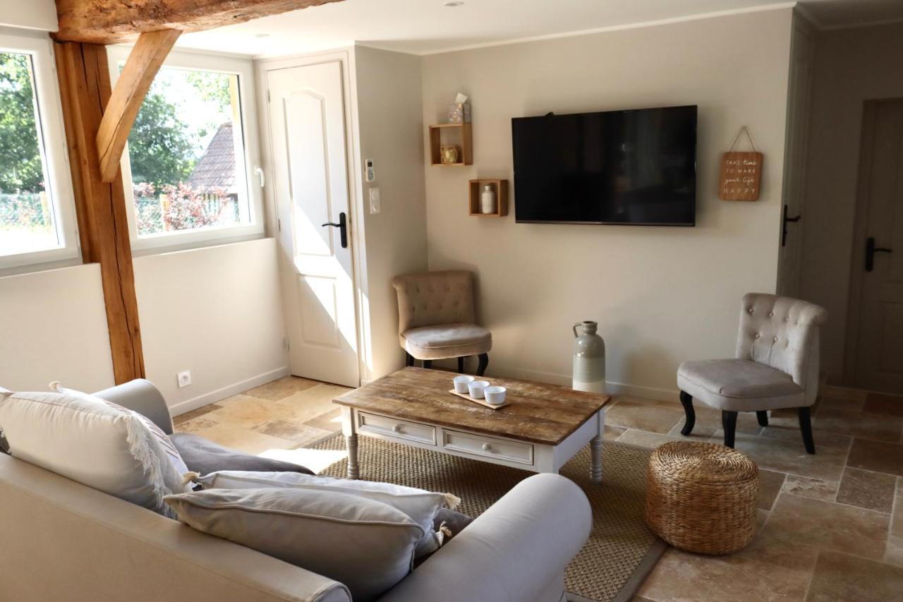 Les Maisons De Charlotte Glanville Esterno foto